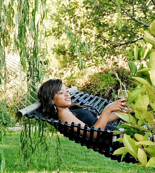 Mali Boutique Lodge & Tube 'N Axe Budget Accommodation ستورمزريفير الغرفة الصورة