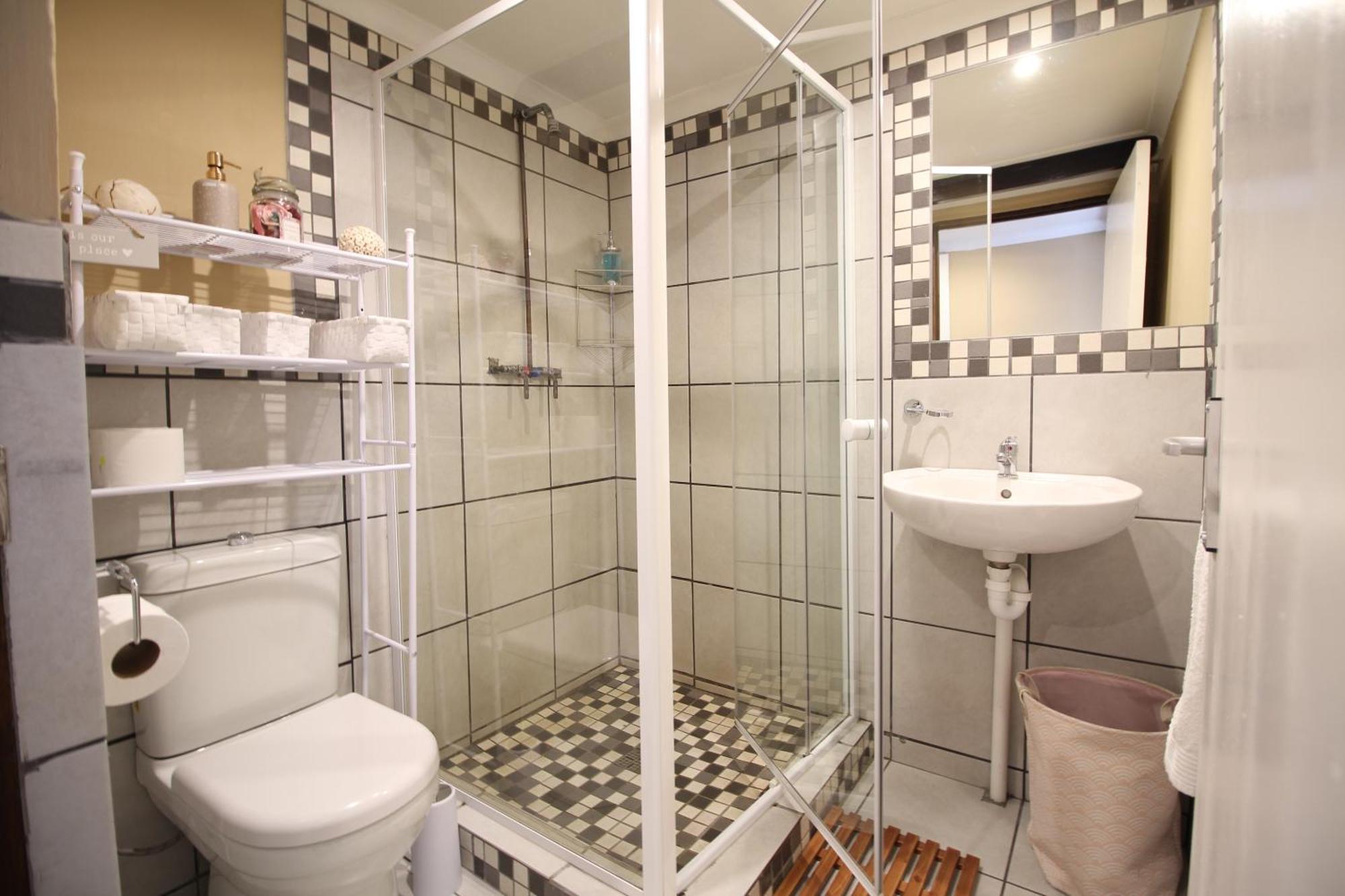 Mali Boutique Lodge & Tube 'N Axe Budget Accommodation ستورمزريفير الغرفة الصورة